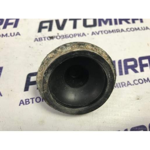 Пильник опори заднього амортизатора Hyundai i30 2007-2012 553392H000